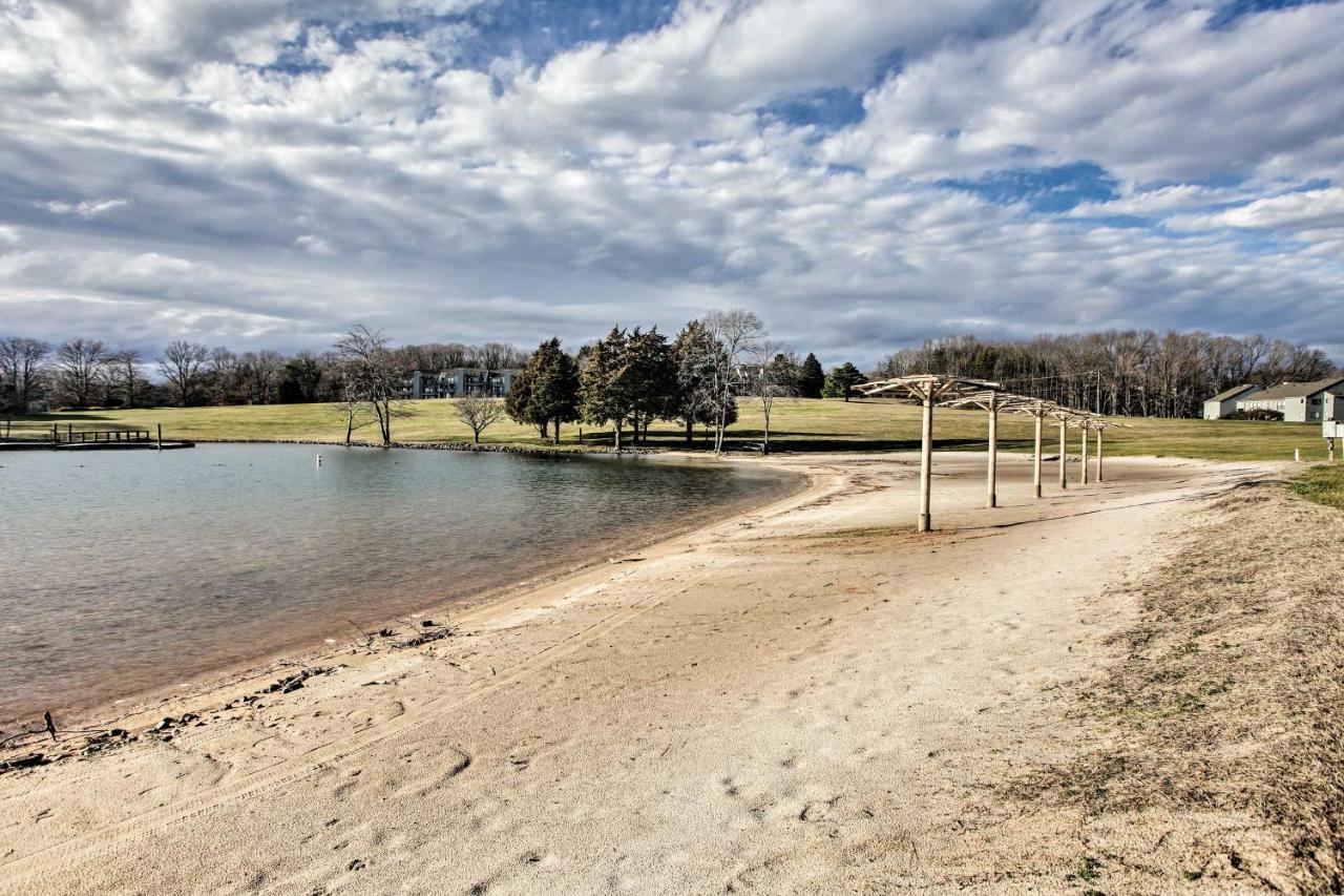 Sun-Filled Condo With Smith Mountain Lake Views Moneta Exterior foto